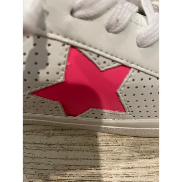 Vintage Havana Women's White Sneakers with Pink Star Accents 6.5 NWT - Picture 3 of 9